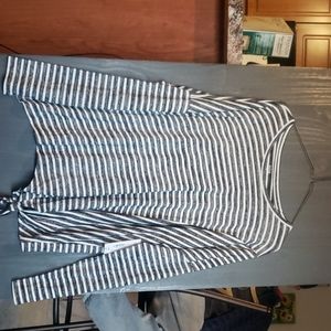 BNWT long sleeve light weight sweater